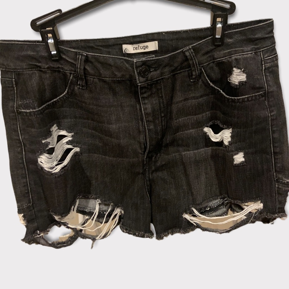 Refuge black mid-rise shorts